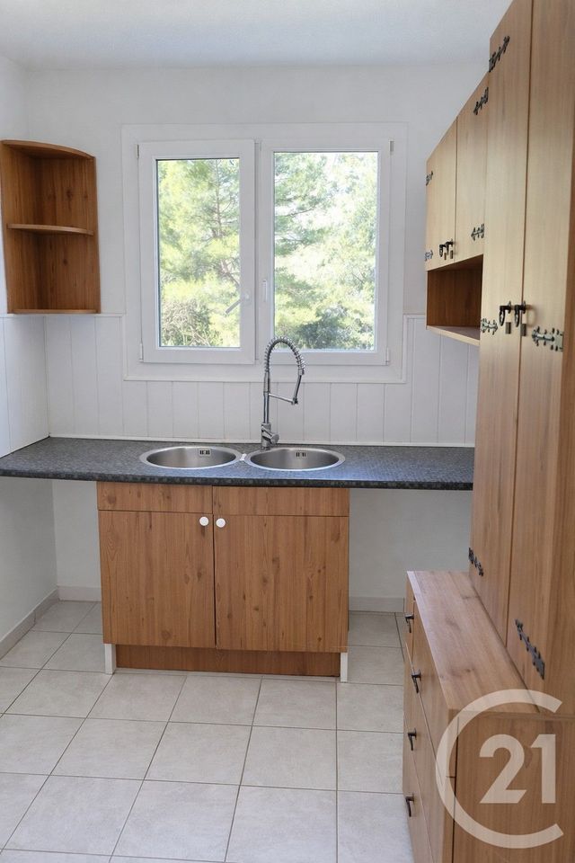 Appartement T4 à vendre - 4 pièces - 65.0 m2 - PEYRUIS - 04 - PROVENCE-ALPES-COTE-D-AZUR - Century 21 Grand Maison